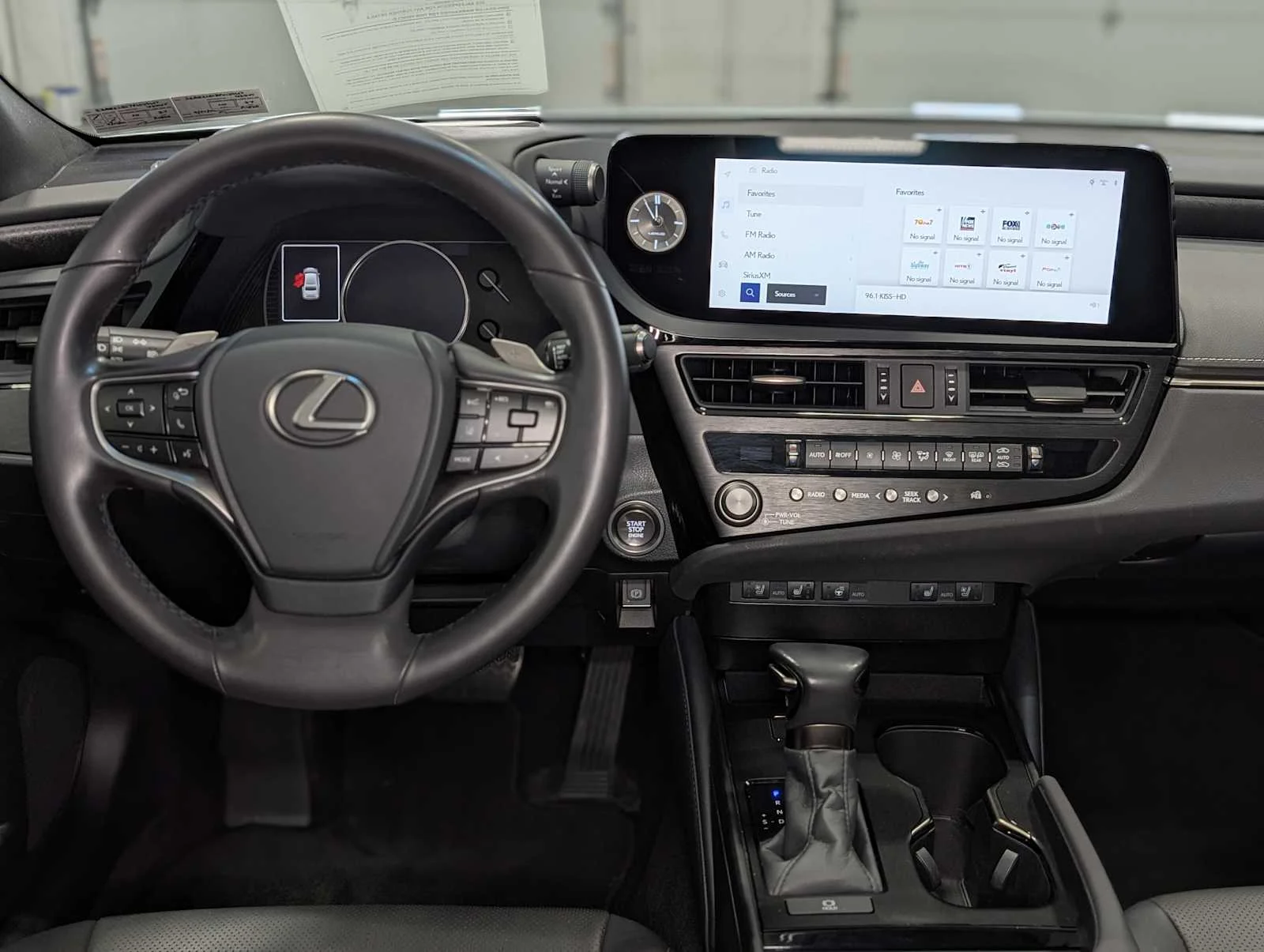 Used 2023 Iridium Lexus  image 4