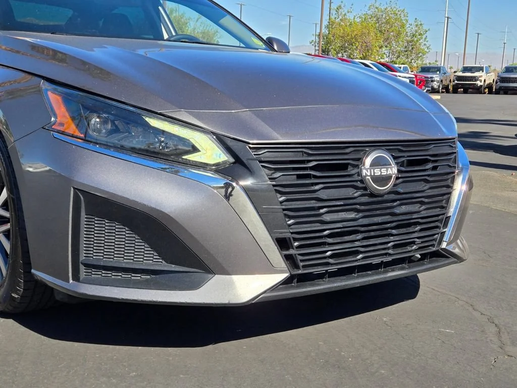 Used 2023 Gun Metallic Nissan 2.5 SV image 8
