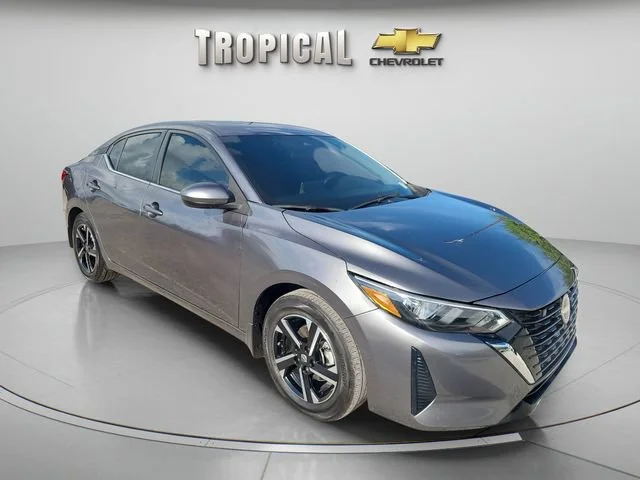 Used 2025 Gray Nissan SV image 7