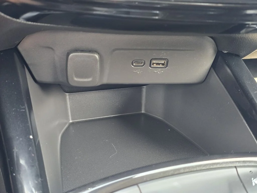 Used 2025 Mosaic Black Metallic Chevrolet LT image 20
