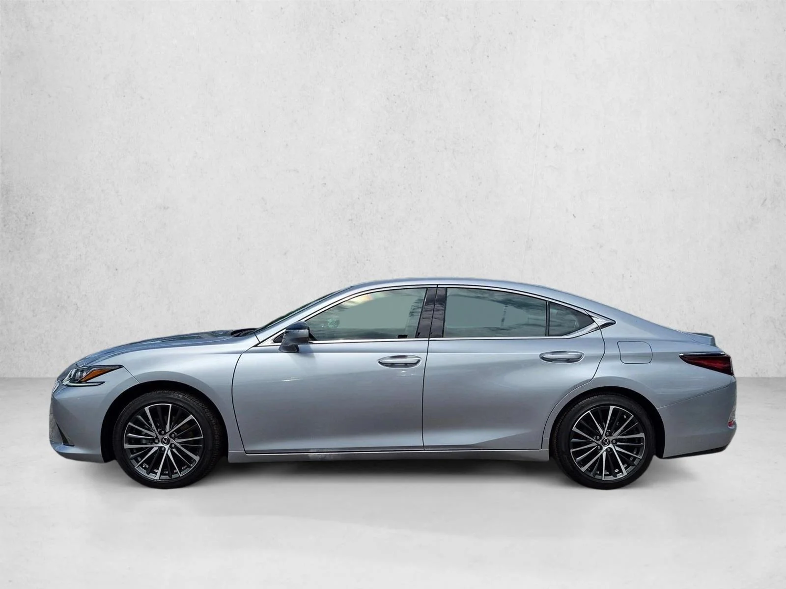 Certified Used 2025 Iridium Lexus  image 8