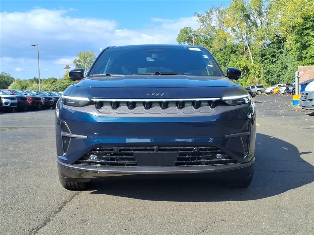 New 2025 Fathom Blue Pearl-Coat Exterior Paint Jeep Limited image 8