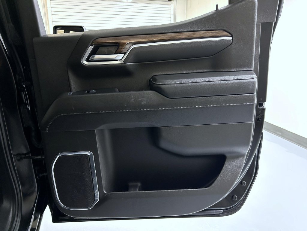 2025 Chevrolet Silverado 1500 LT - Photo 18