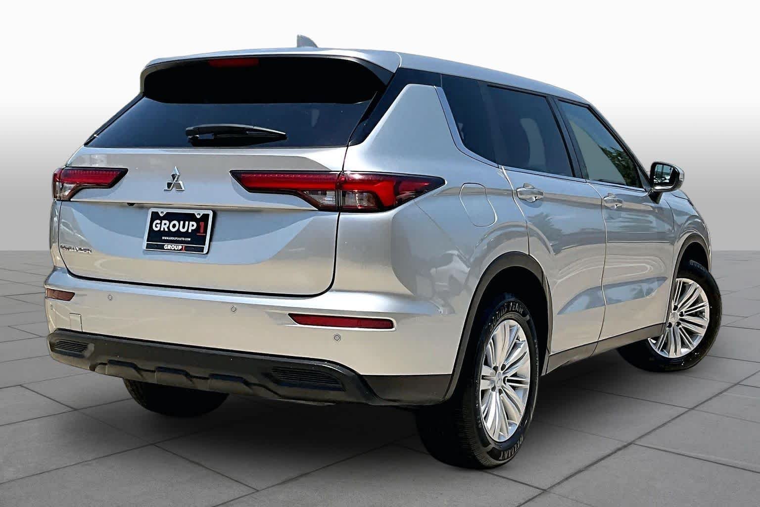 Used 2023 Alloy Silver Metallic Mitsubishi ES image 24