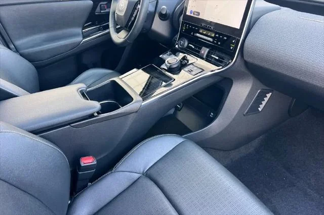 Certified Used 2023 ELEMENTAL SILVER Toyota  image 19