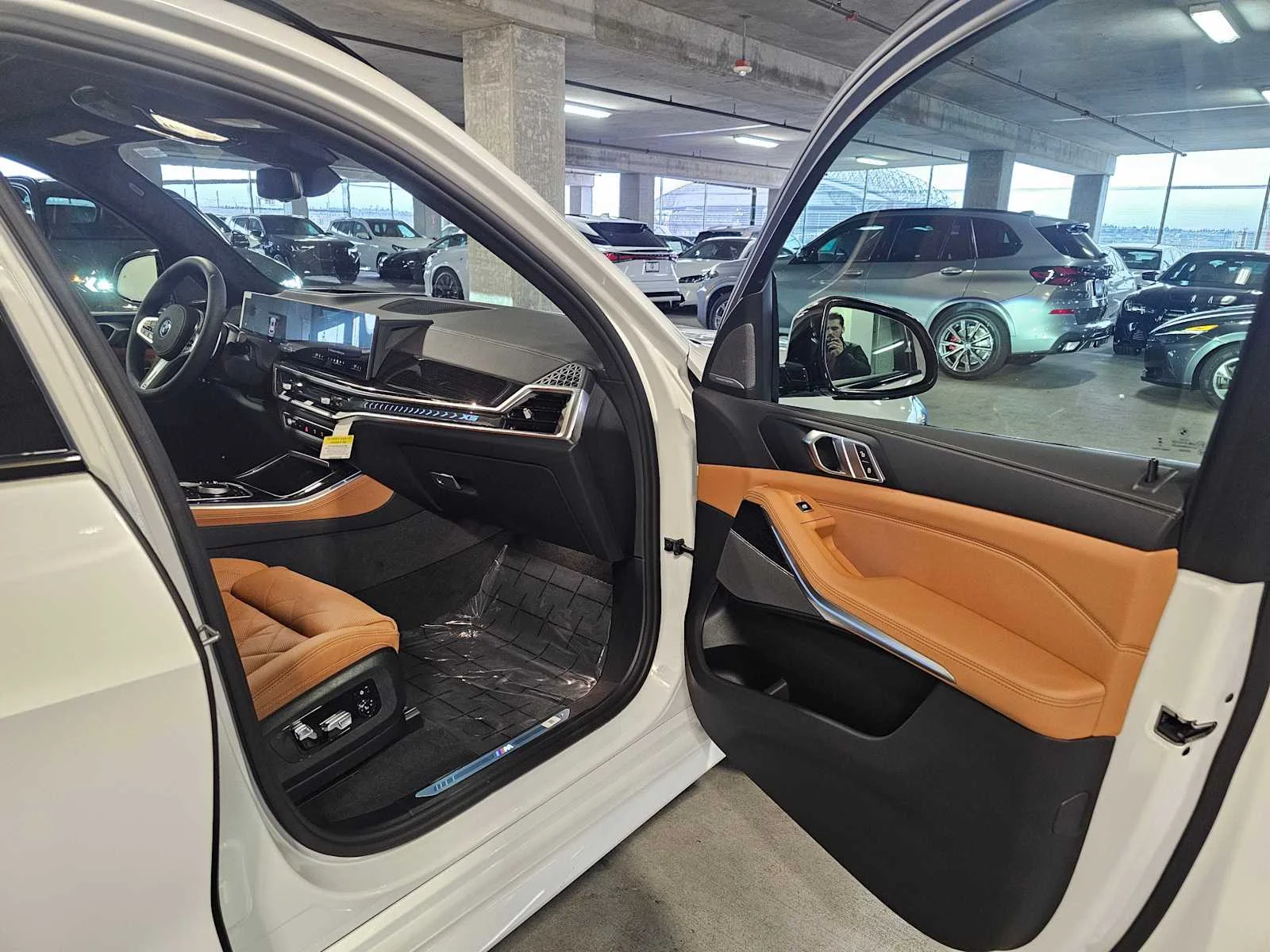 New 2026 Mineral White Metallic BMW xDrive50e image 42