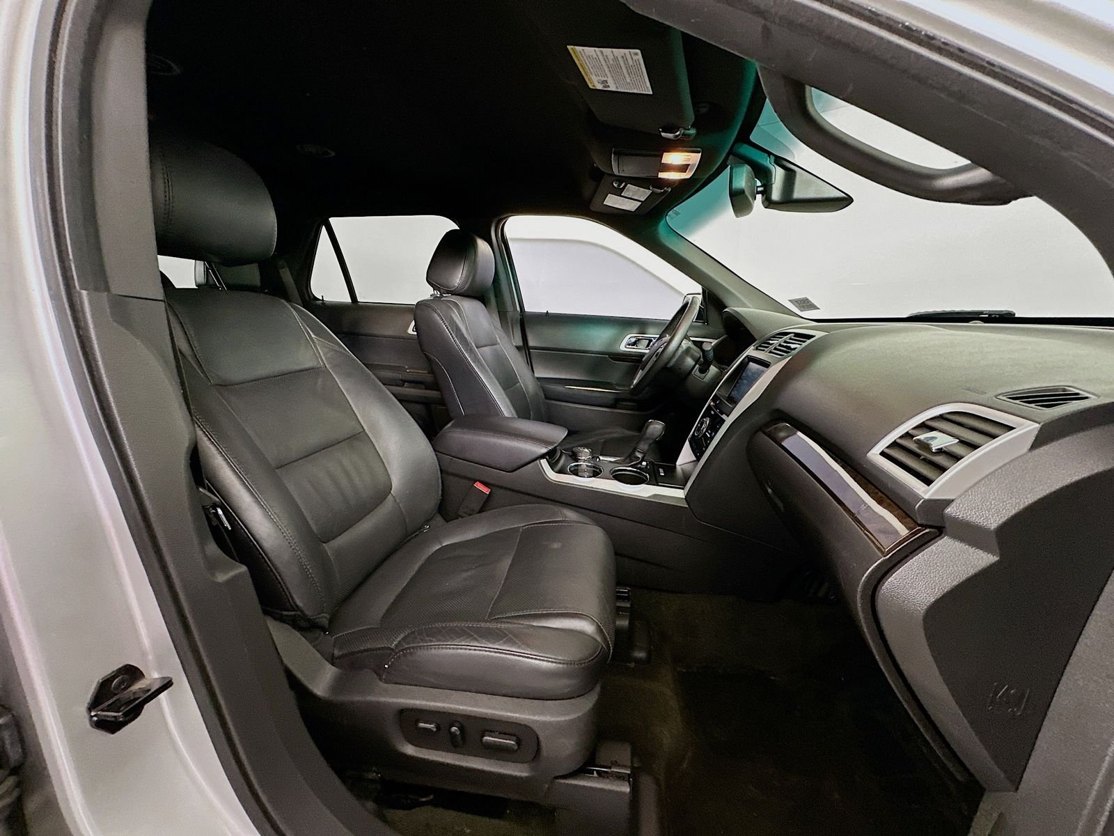 Used 2014 Ingot Silver Ford Limited image 29