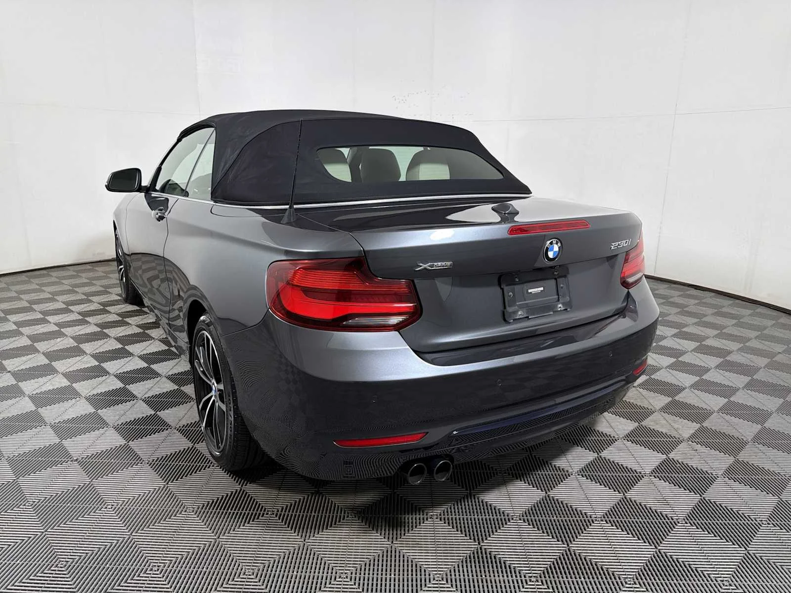 Used 2020 Mineral Grey Metallic BMW 230i xDrive image 5