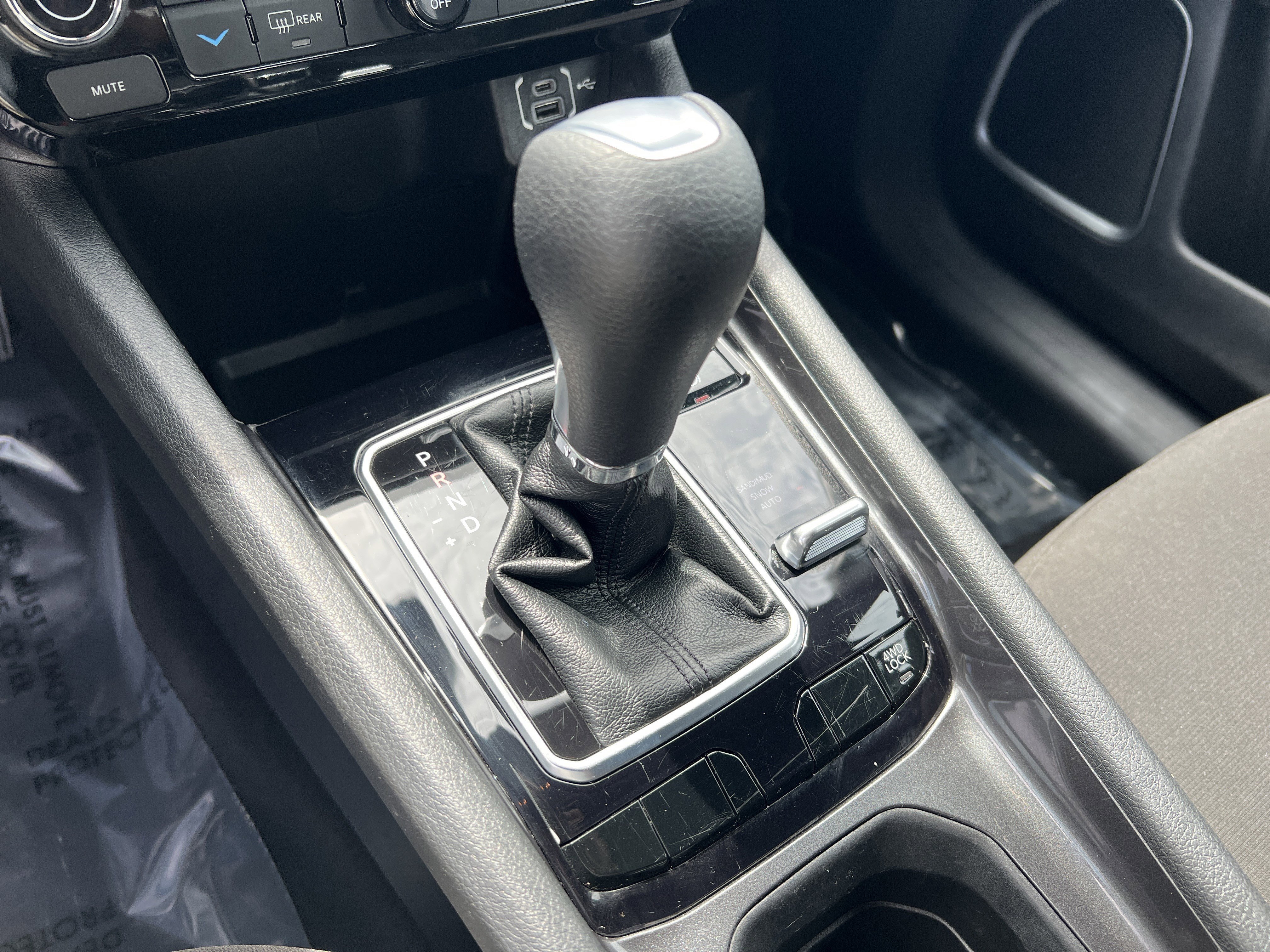 Used 2023 Diamond Black Crystal Pearlcoat Jeep Sport image 27