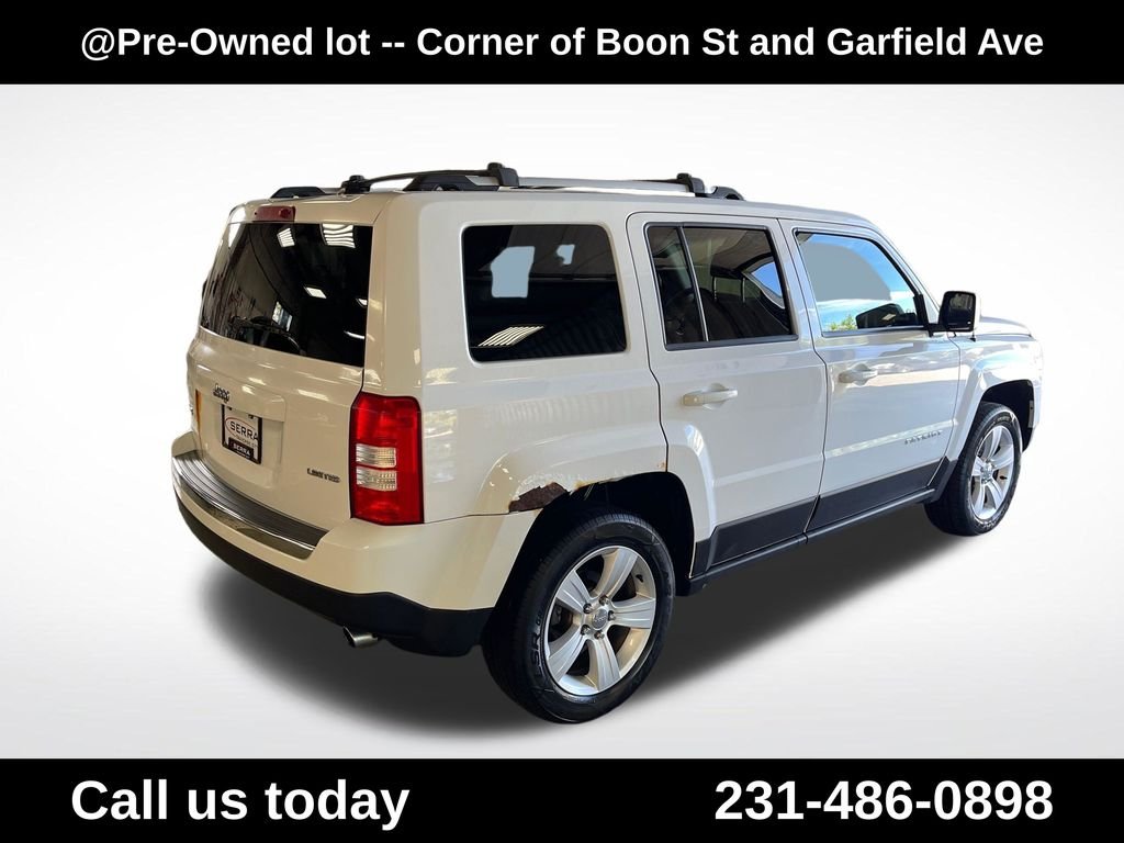 Used 2013 White Jeep Limited image 5