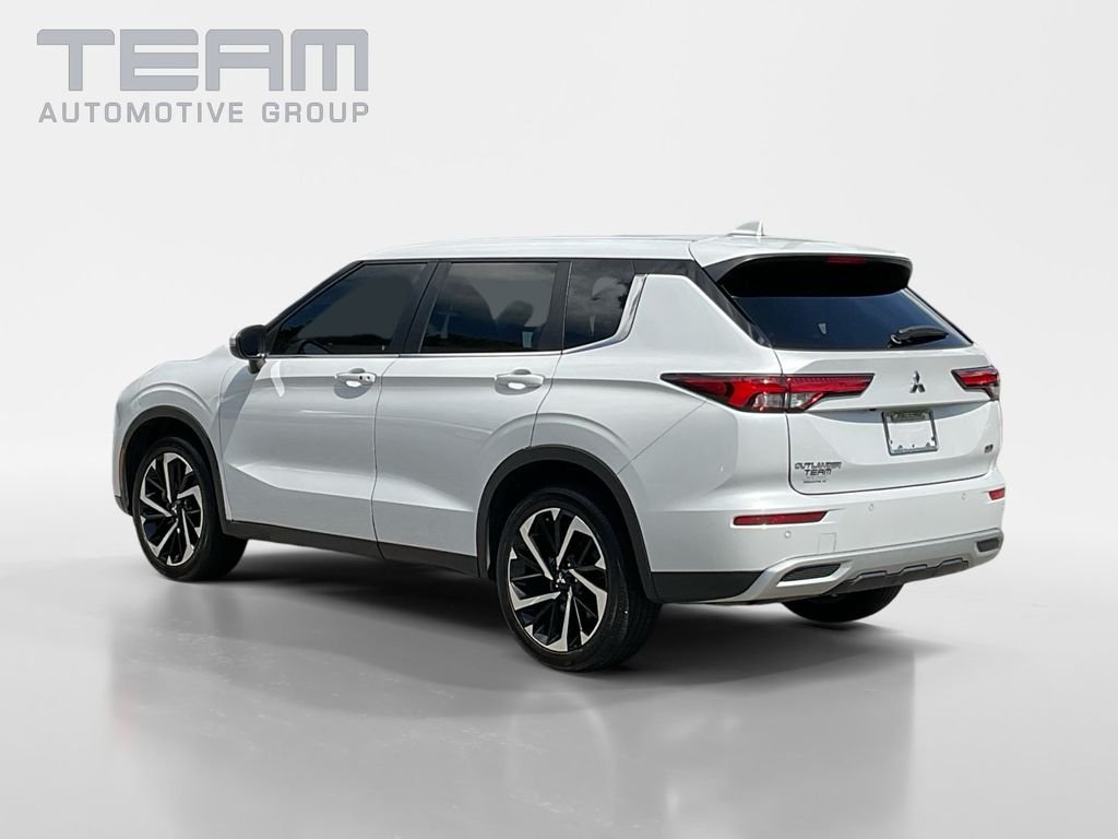 Used 2023 White Mitsubishi SE Special Edition image 5