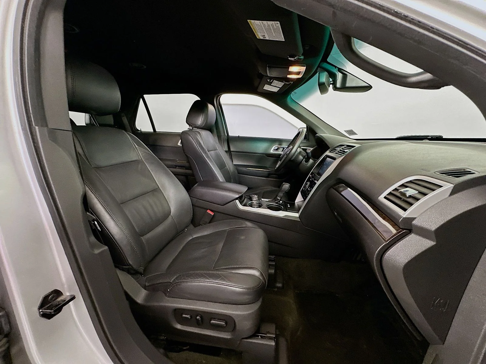 Used 2014 Ingot Silver Ford Limited image 29