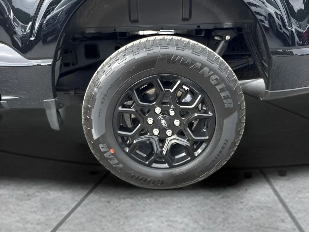 Used 2024 Black Ford XLT image 28
