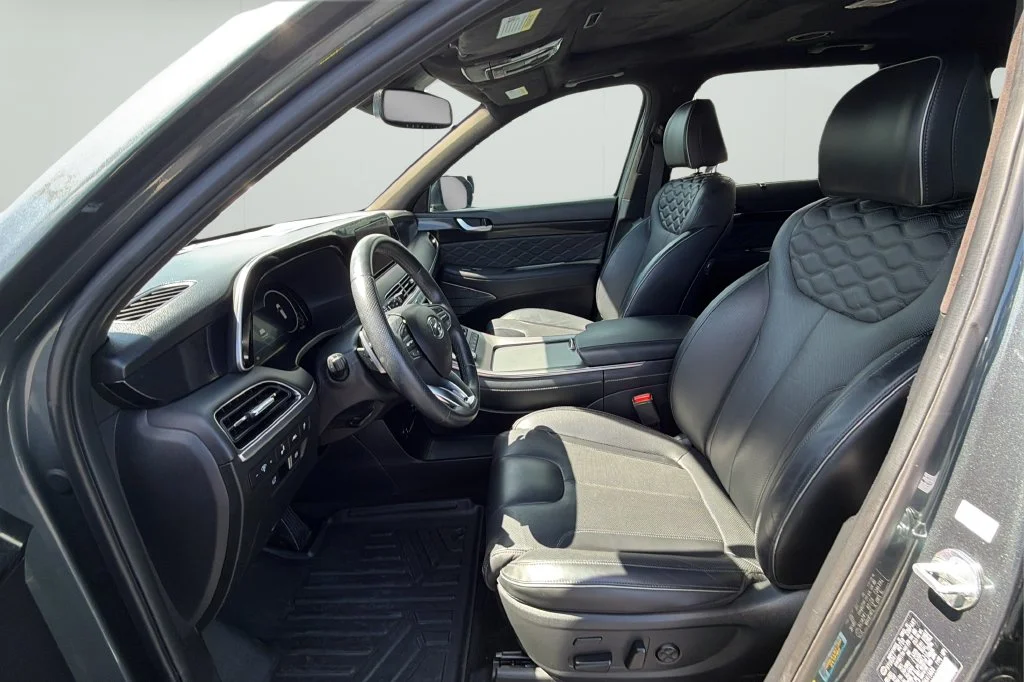 Used 2022 Gray Hyundai Calligraphy image 17