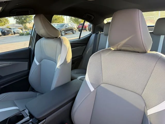 Used 2025 Underground Toyota SE image 10