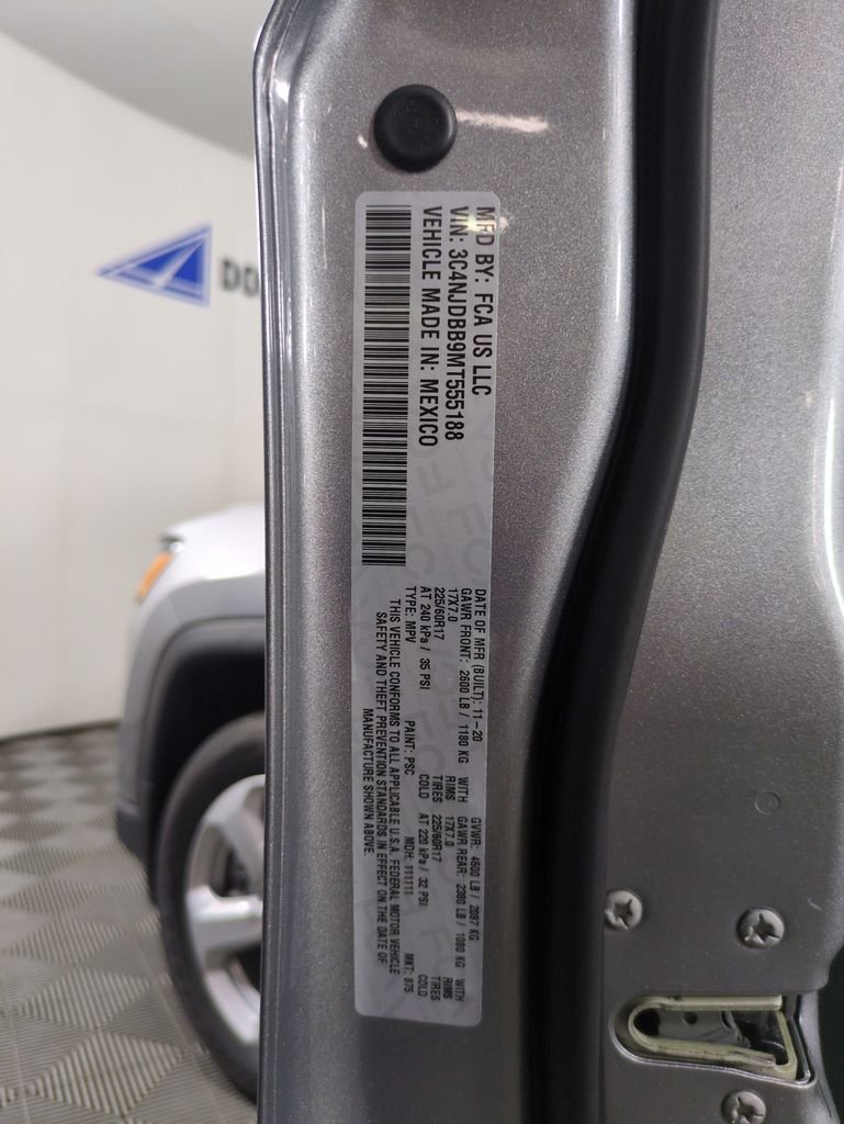 Used 2021 Billet Silver Metallic Jeep Latitude image 30