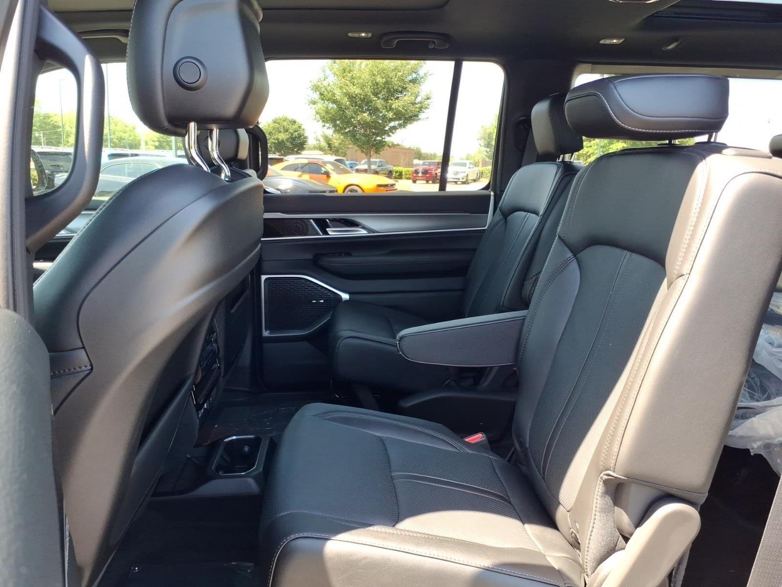 New 2026 Steel Blue Exterior Paint Jeep Upland image 20