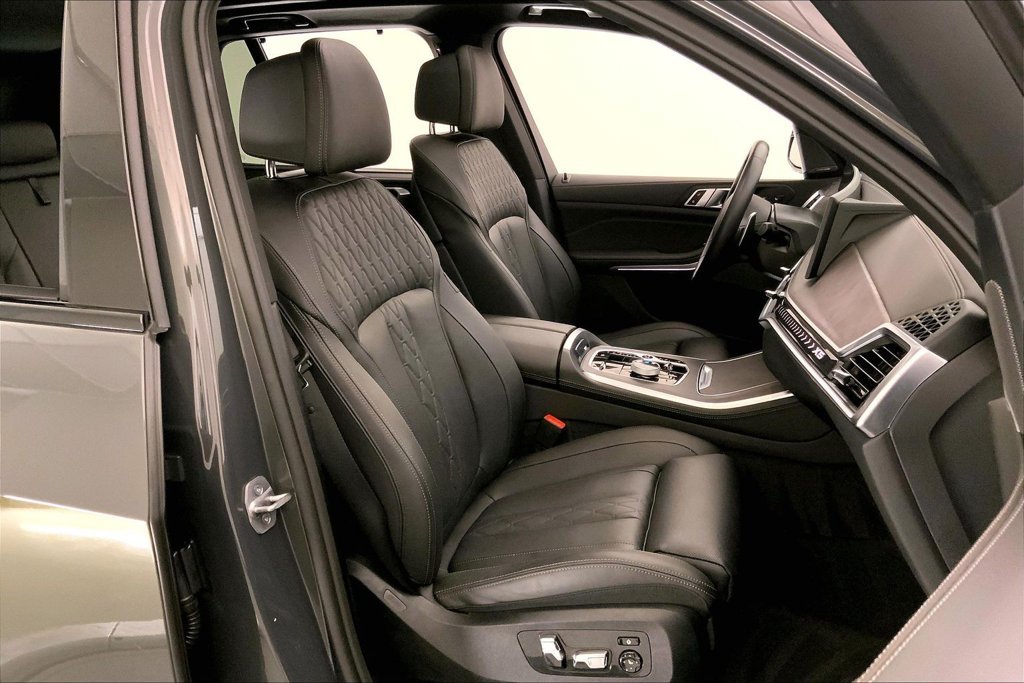 Certified Used 2026 Dravit Grey Metallic BMW  image 6