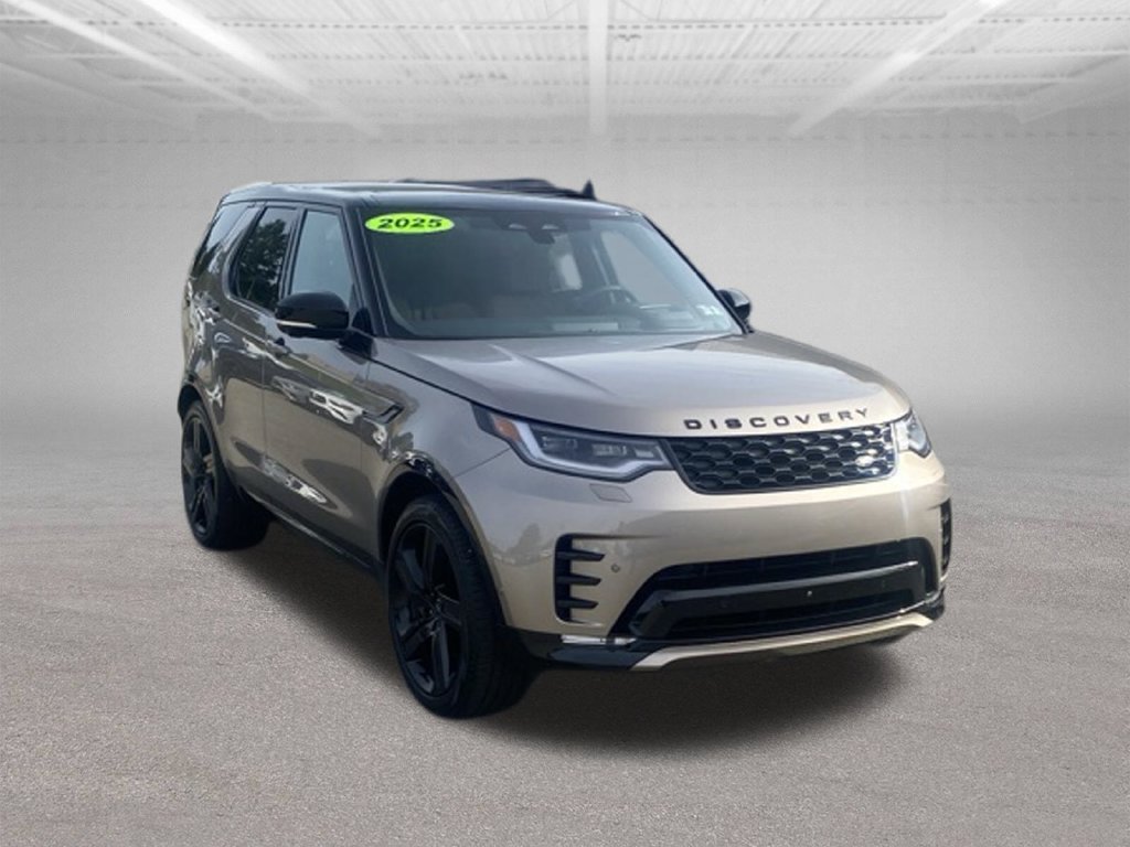 Used 2025  Land Rover Dynamic SE image 7