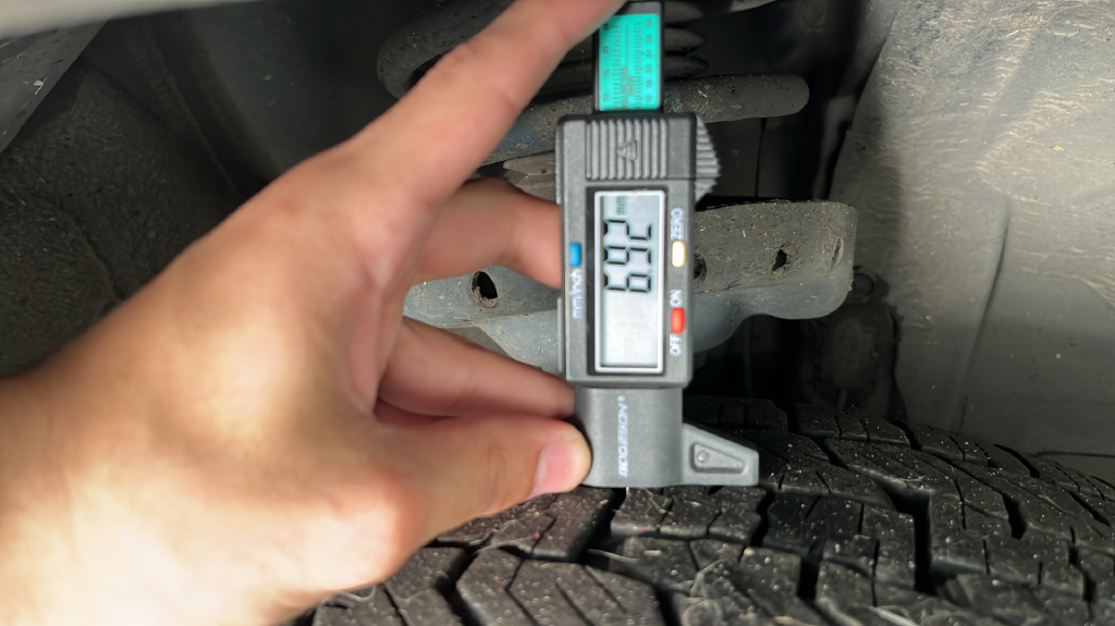 Used 2014 Ice Silver Metallic Subaru 2.0i Limited image 37