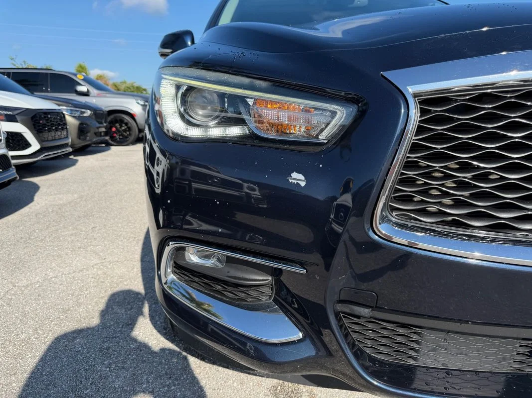 Used 2019  INFINITI LUXE image 3