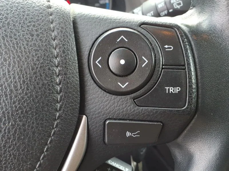 Used 2018 Gray Toyota XLE Sport Utility 4D image 30