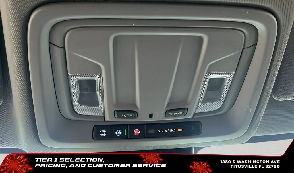 Used 2024 Summit White GMC Pro image 29
