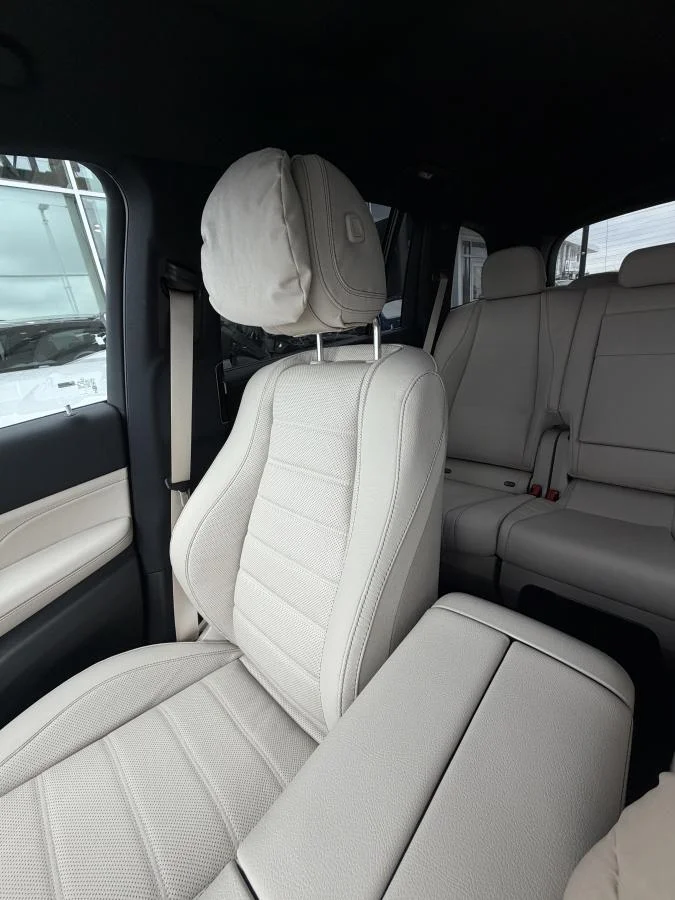 New 2026 White Mercedes-Benz Gls 450 4matic Suv image 27