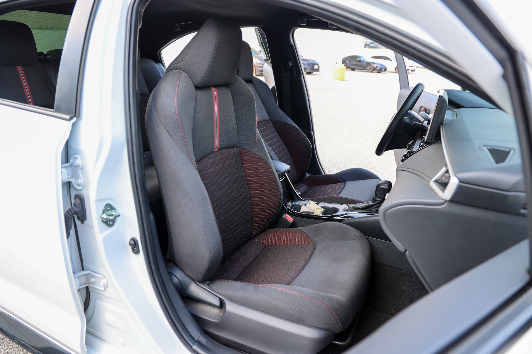 Used 2025 ICE CAP Toyota Hybrid SE image 36