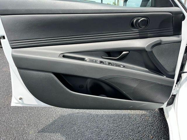 New 2026 White Hyundai SEL Sport image 16