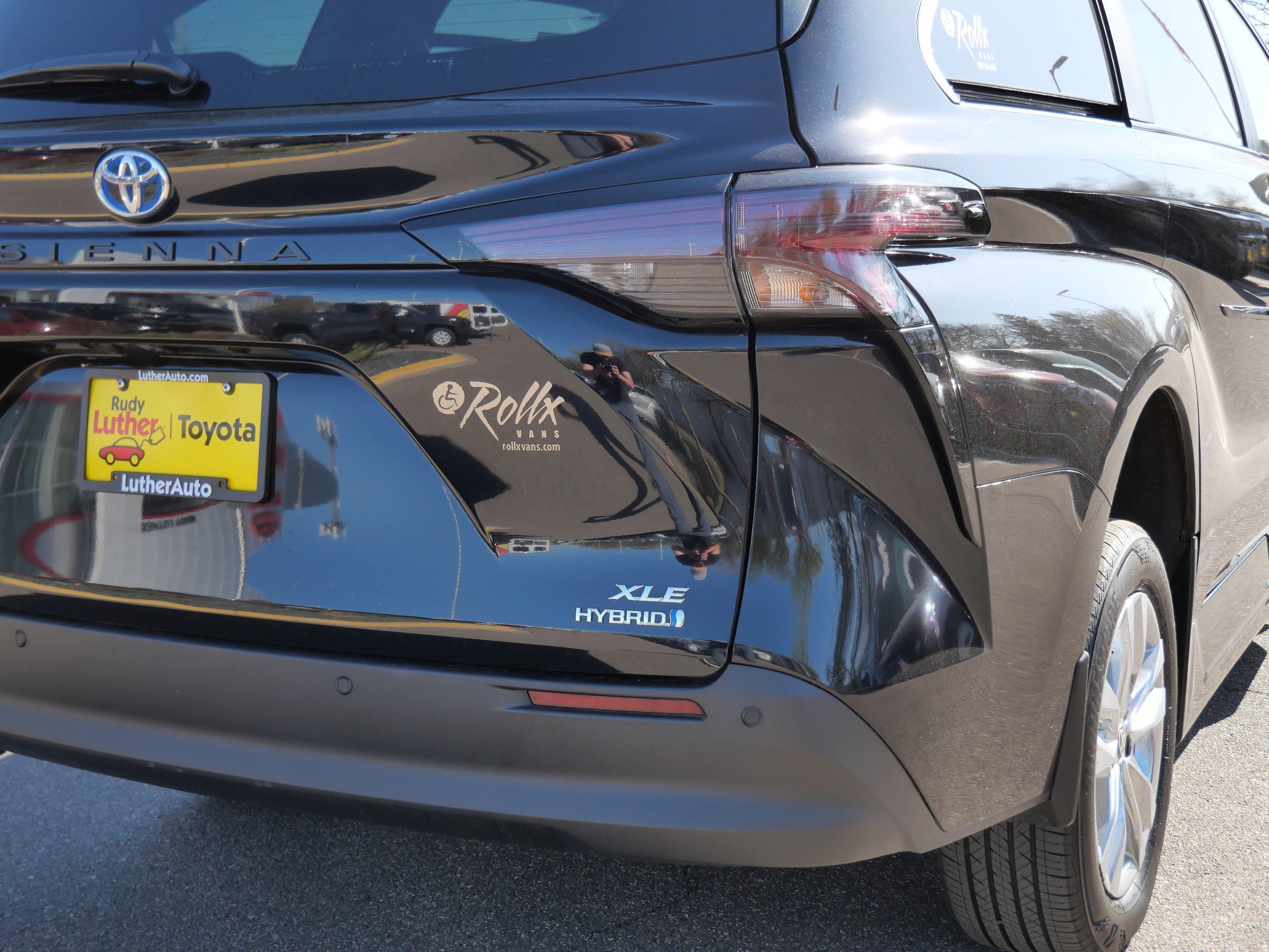 Used 2024 Midnight Black Metallic Toyota XLE image 17