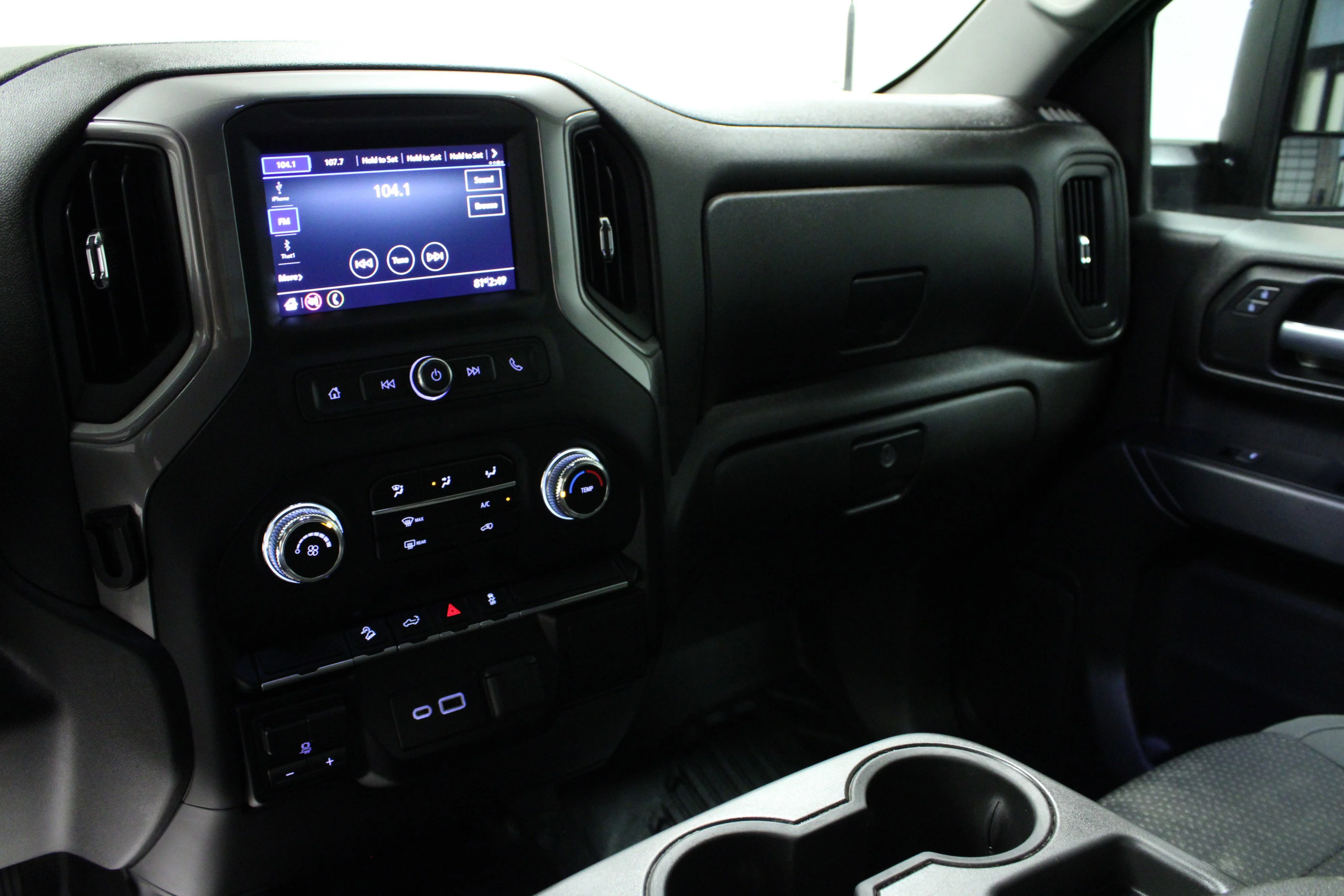 Used 2023 Forest Metallic GMC Pro image 17