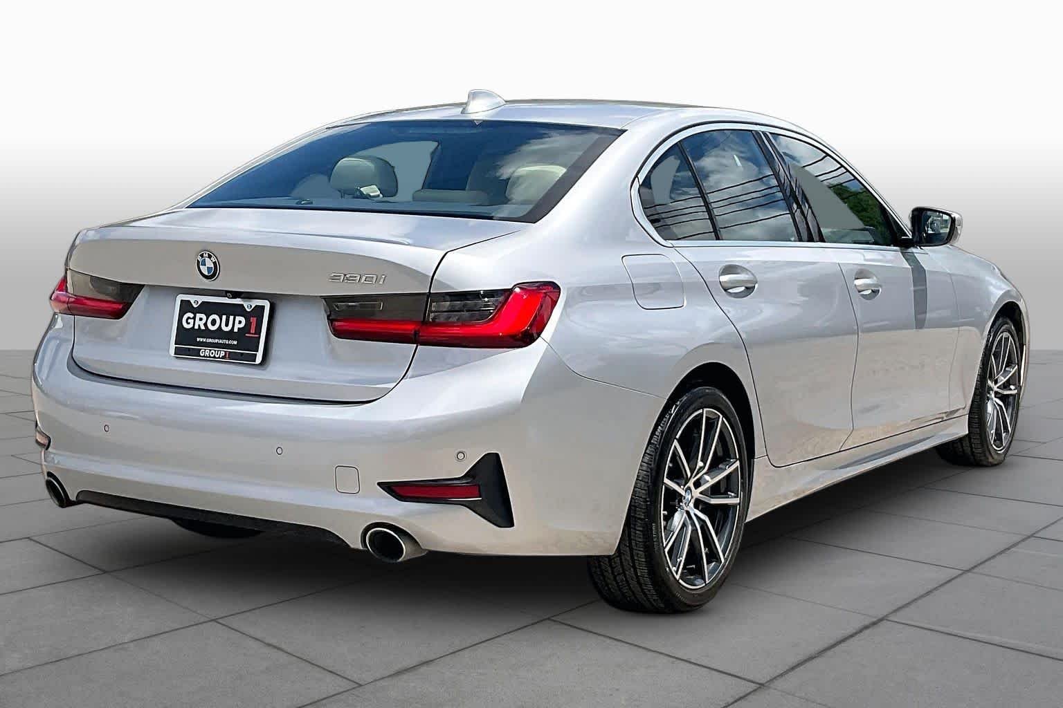 Used 2019 Glacier Silver Metallic BMW 330i image 12