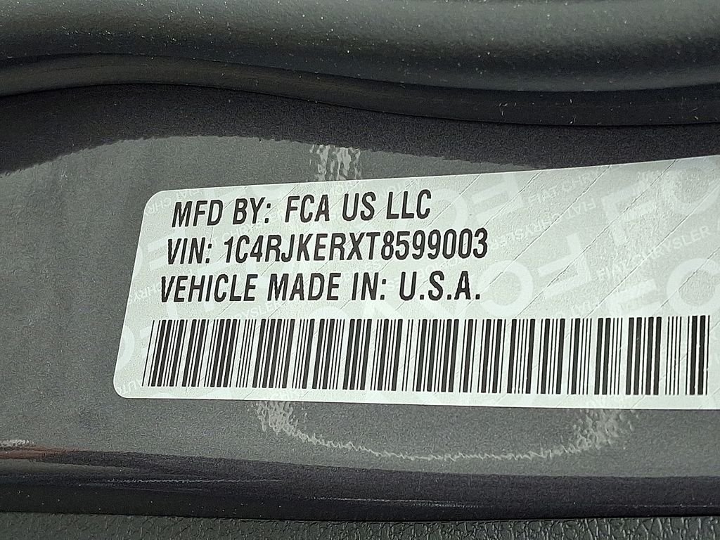New 2026 Baltic Gray Metallic Clear-Coat Exterior Paint Jeep Summit image 19