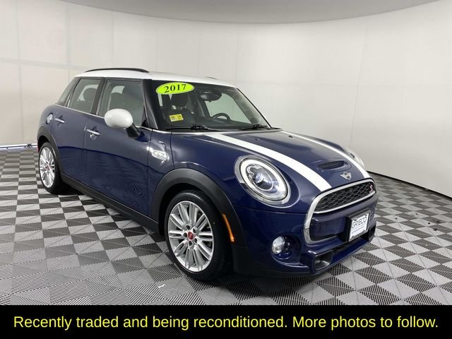 2017 MINI Cooper S 4 Door's photo