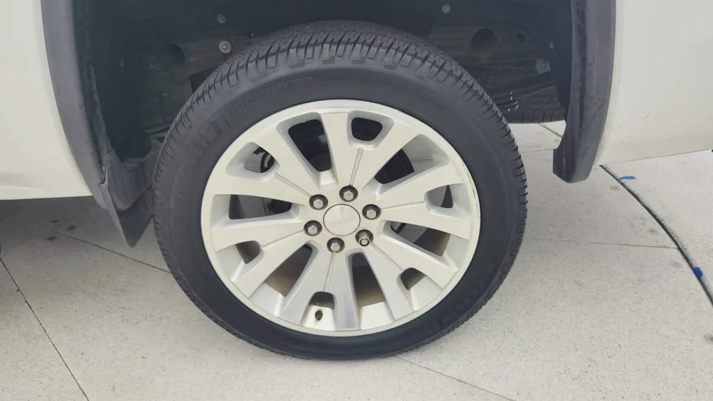 Used 2018 SUMMIT WHITE GMC SLT image 24