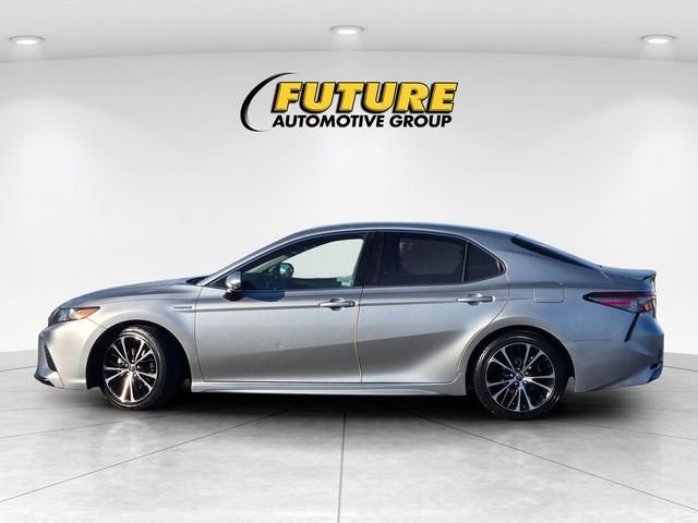 Used 2018 Silver Toyota SE image 7