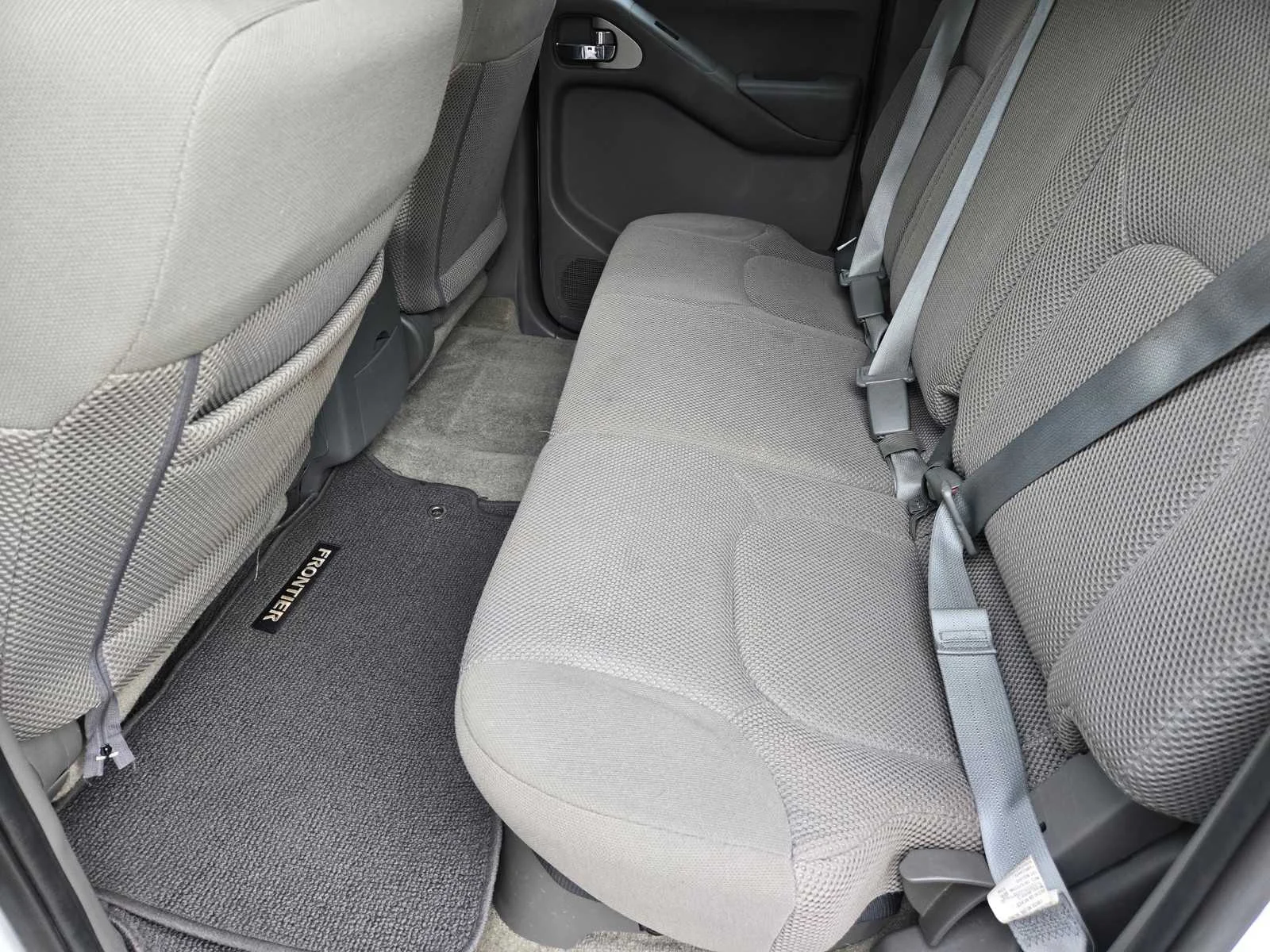 Used 2016  Nissan SV image 14