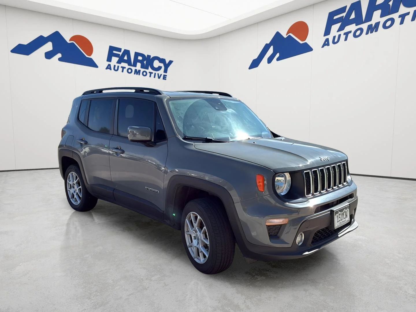 Used 2021 Sting-Gray Clearcoat Jeep Latitude image 2