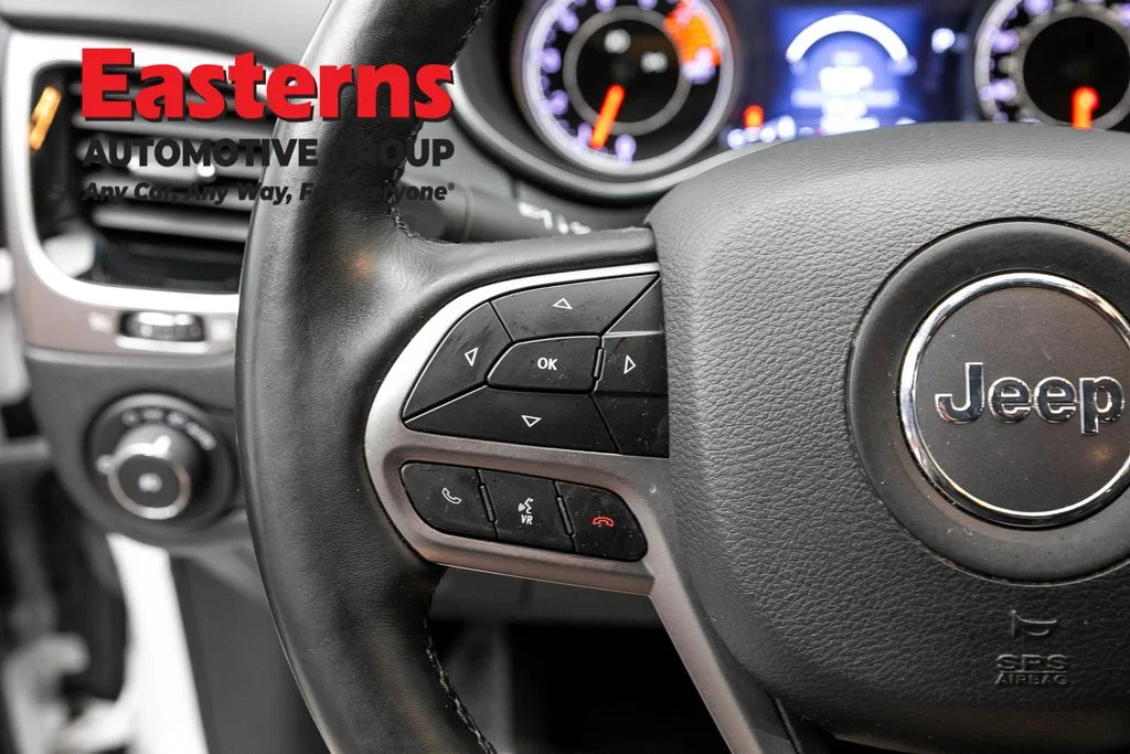 Used 2019 White Jeep Limited image 15