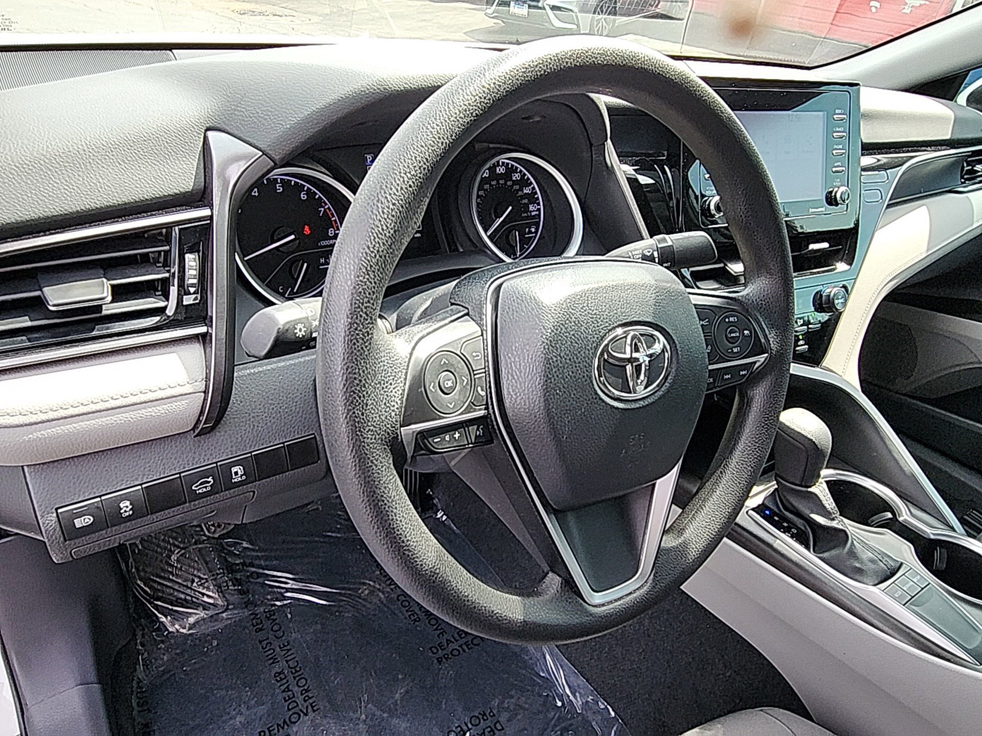 2024 Toyota Camry LE - Photo 11