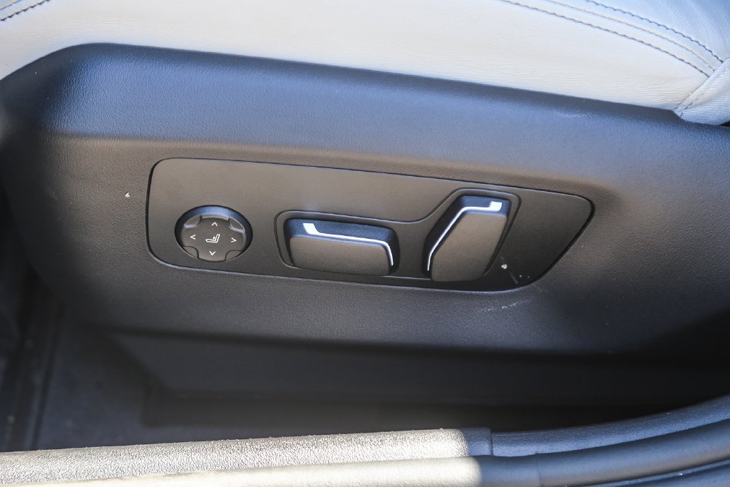 Used 2026 Dark Graphite Metallic BMW Base image 18