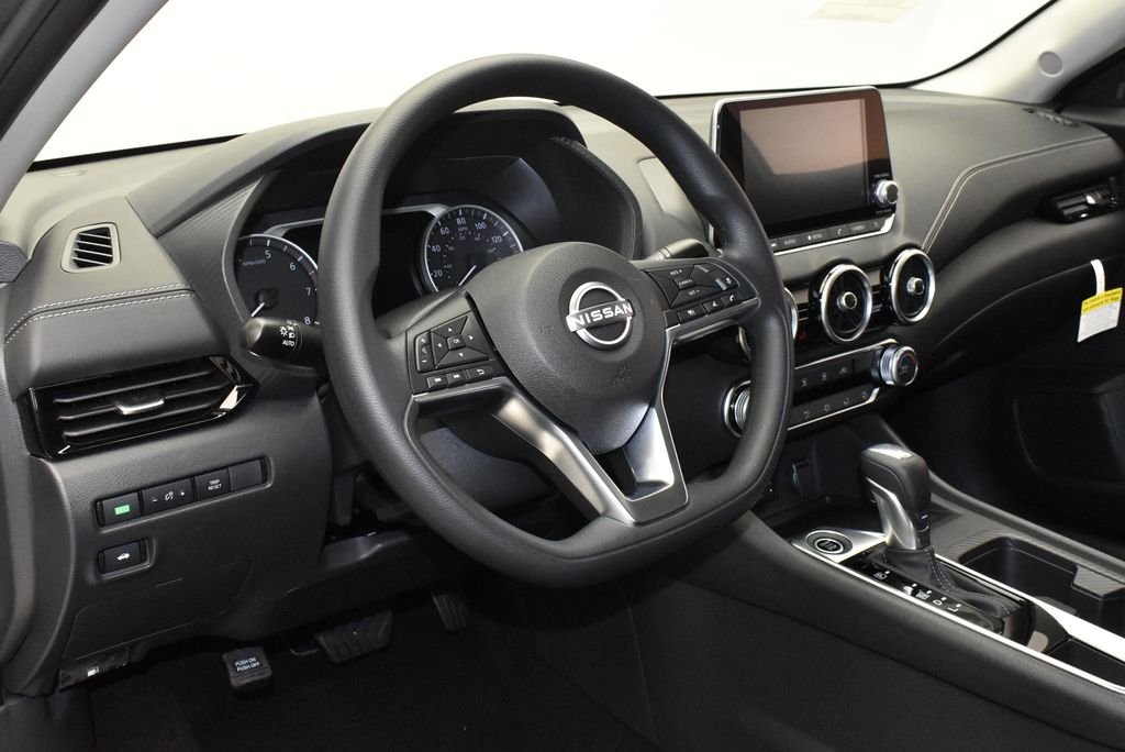 2025 Nissan Sentra SV - Photo 14