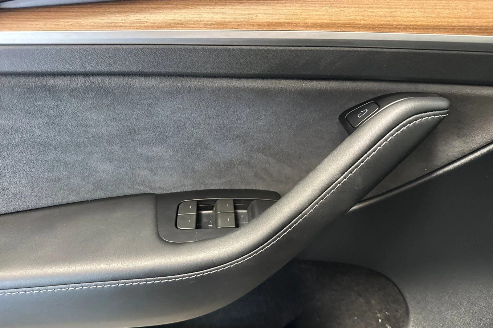 Used 2024 Stealth Gray Tesla Long Range image 13