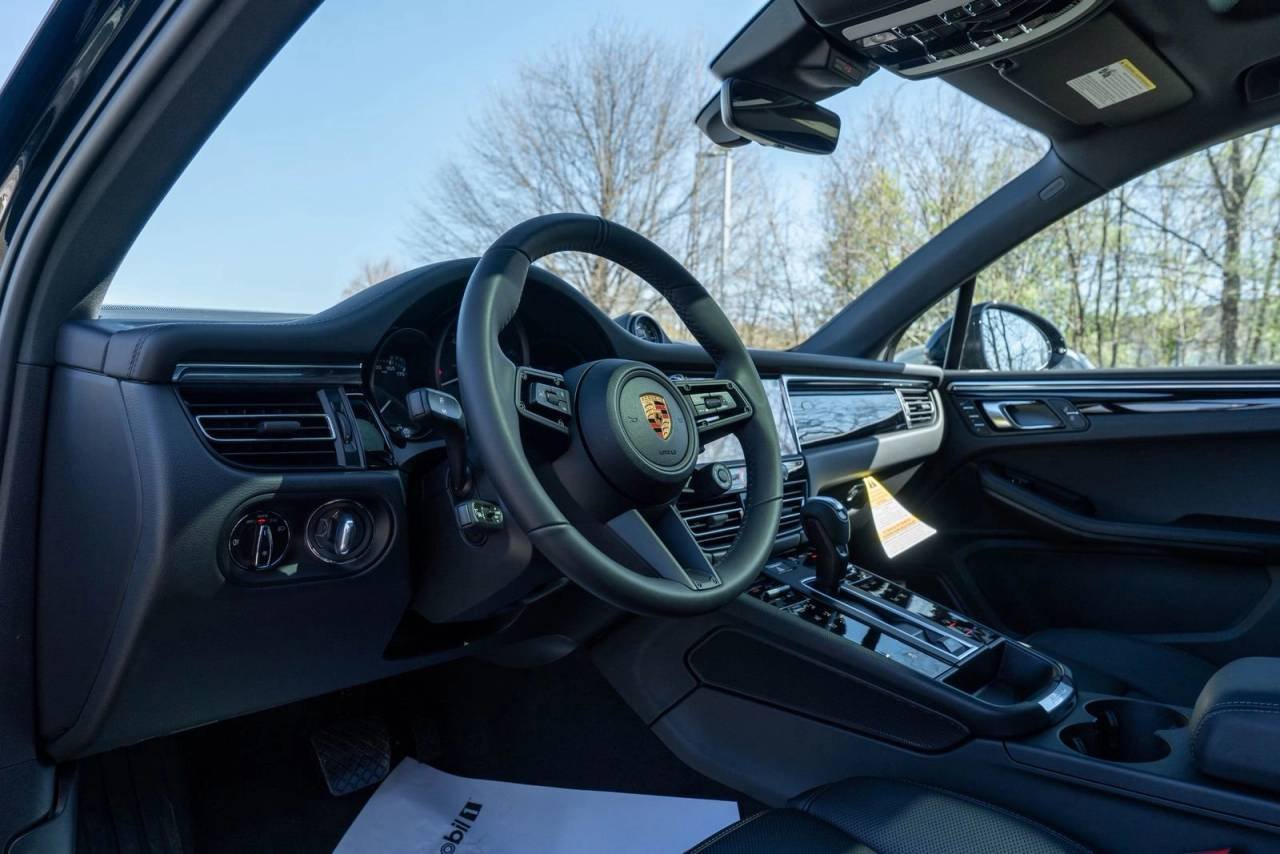 Used 2026  Porsche  image 4