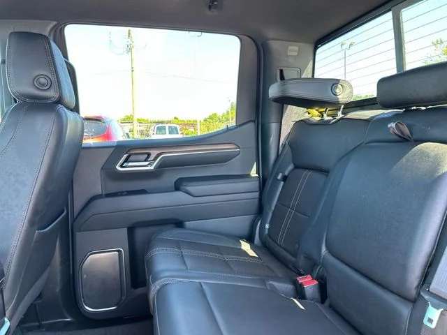 Used 2024 Red Chevrolet High Country image 17