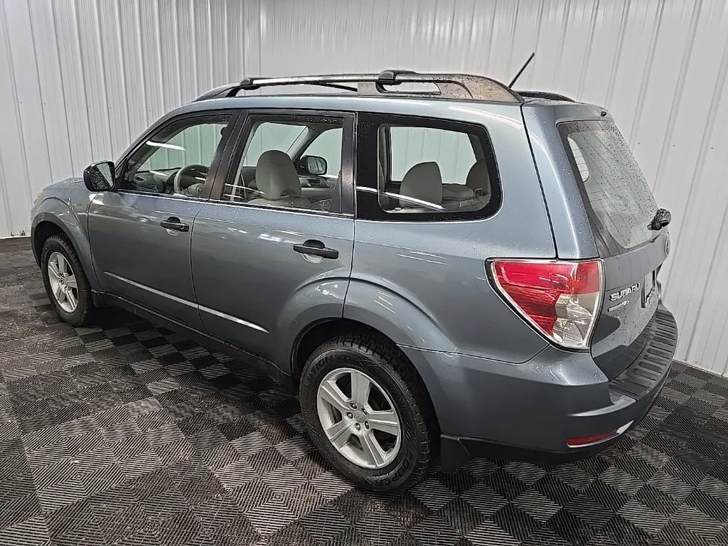 Used 2011 Sage Green Metallic Subaru 2.5X image 9