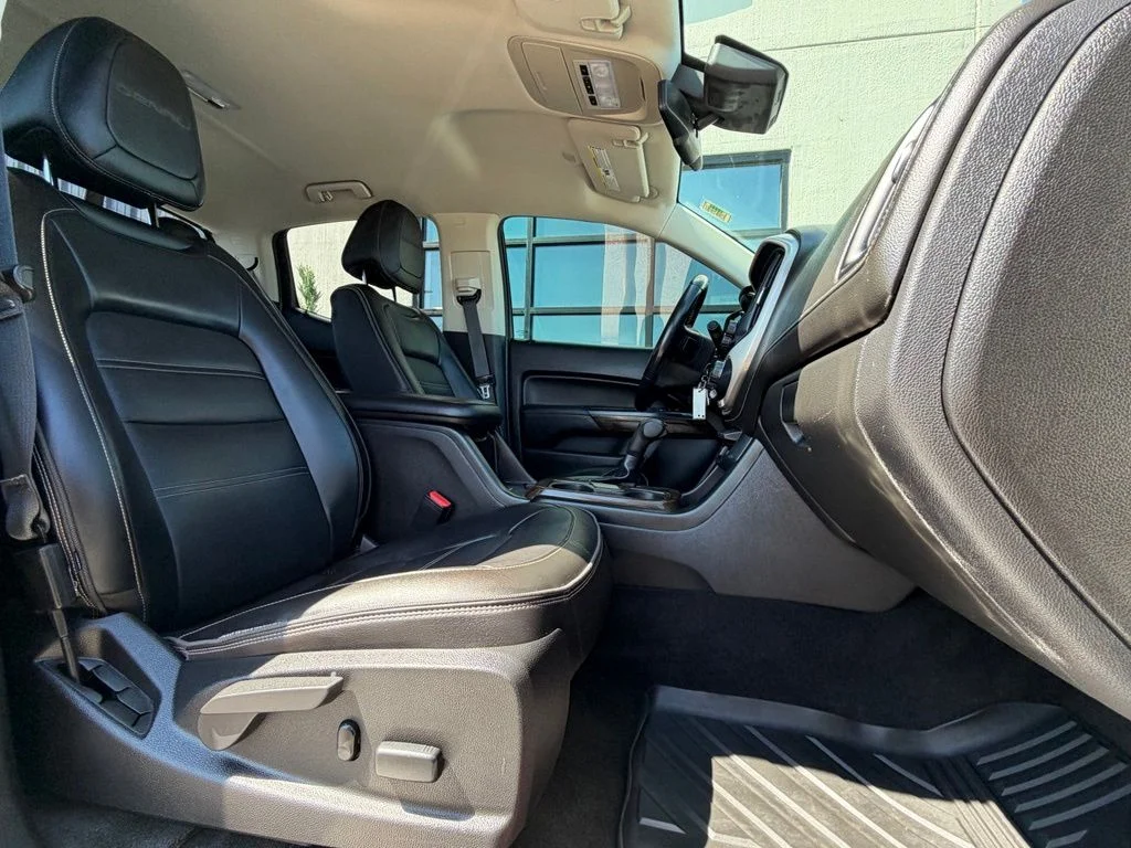 Used 2018 White GMC Denali image 20