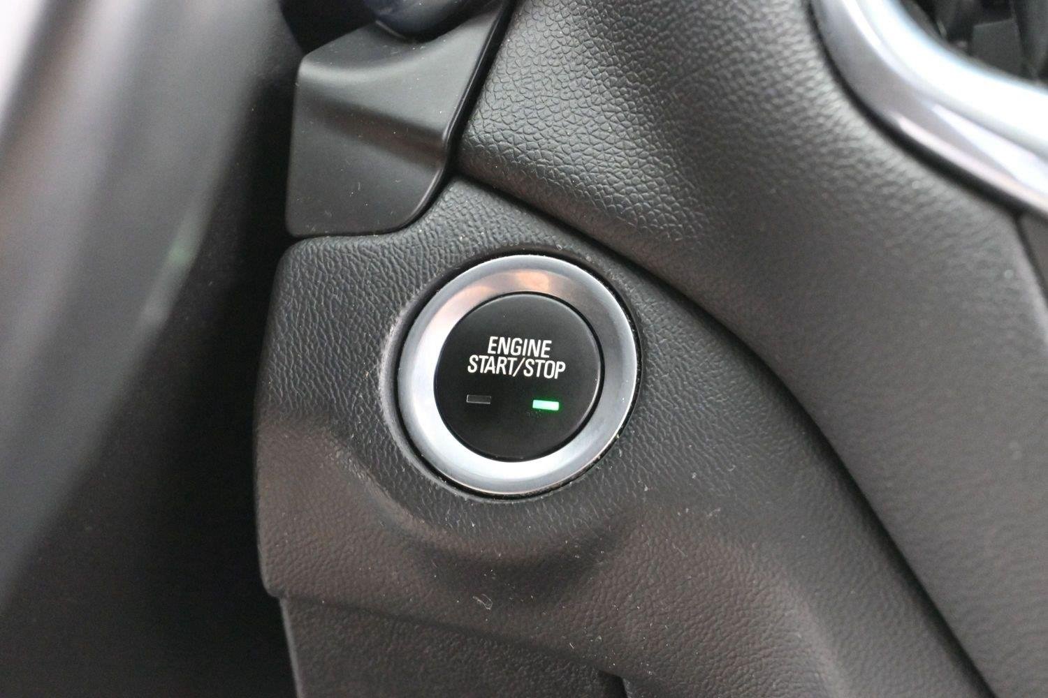 Used 2018 Silver Ice Metallic Chevrolet LT image 26