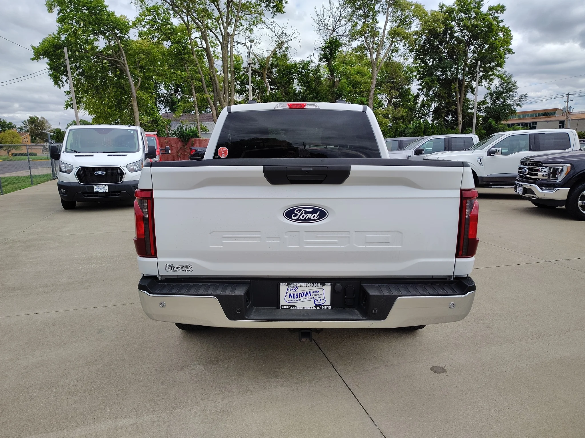 Used 2025 Oxford White Ford XLT image 5